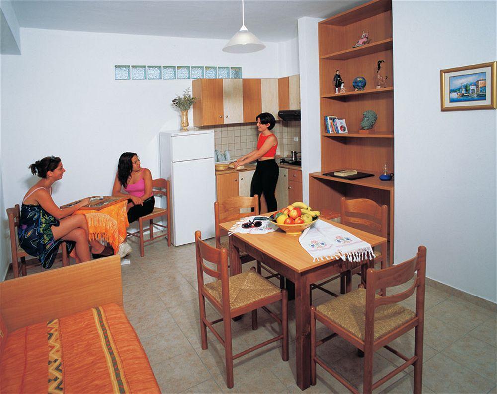 Andy'S Plaza Apartment Agia Pelagia  Room photo