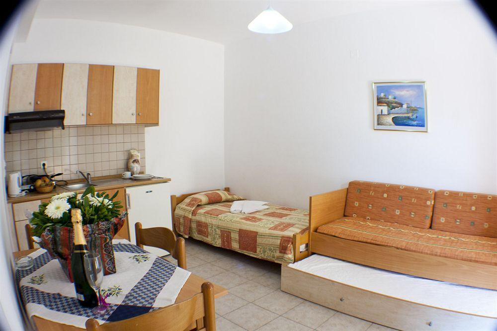 Andy'S Plaza Apartment Agia Pelagia  Exterior photo